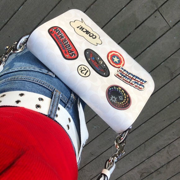 Host Pick Coach MARVEL Captain America Spiderman - Picture 12 of 15